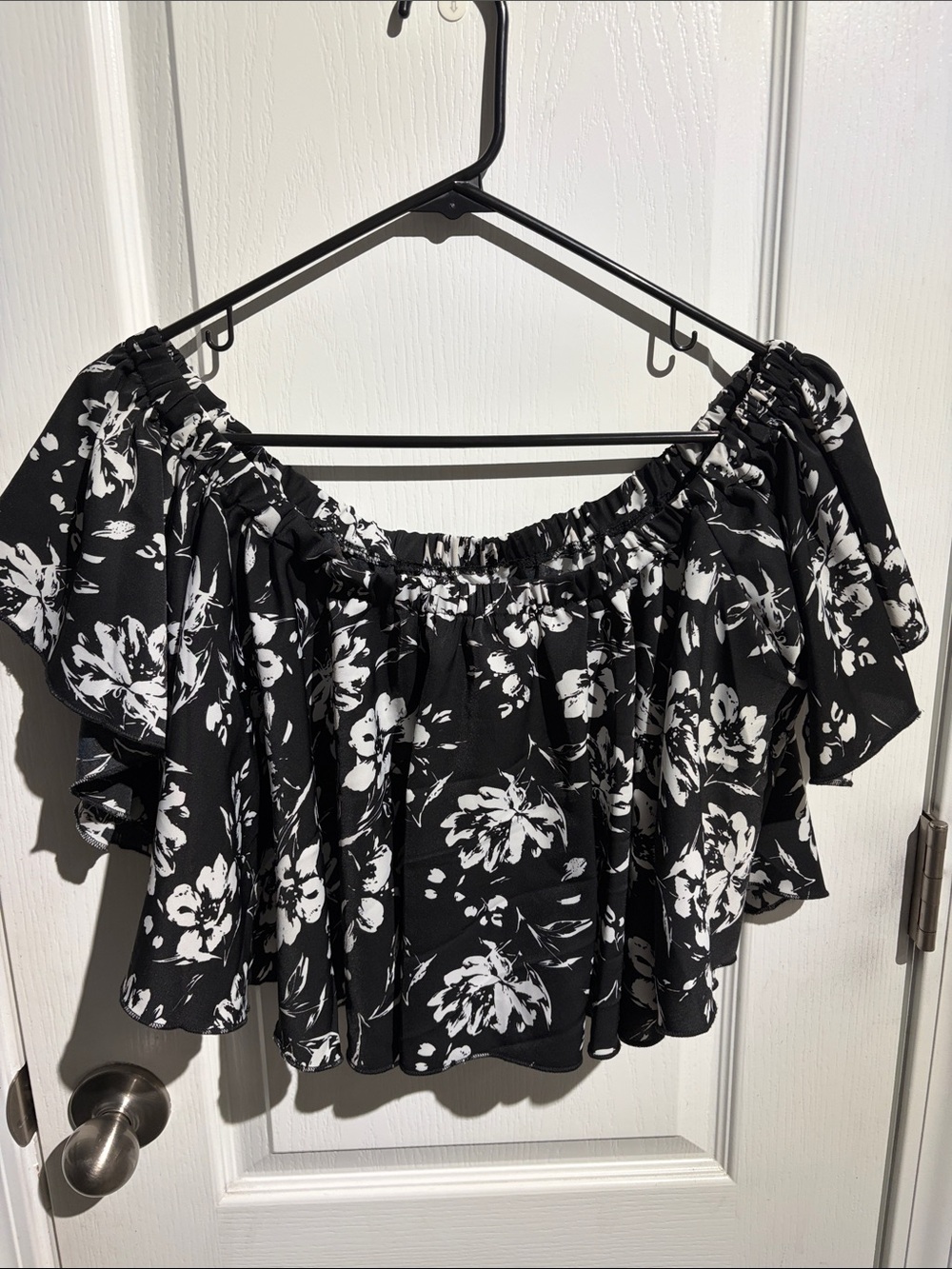 NWOT SHEIN Black & White Floral Off-Shoulder Women’s Top